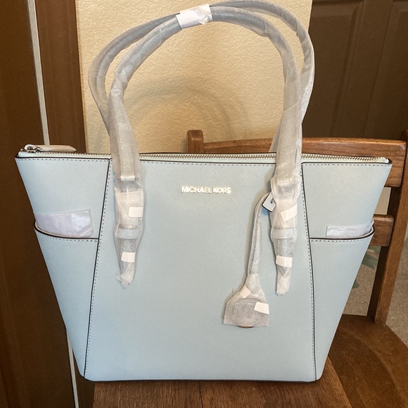 NWT Michael Kors Charlotte Large Zip Shoulder Tote Saffiano Leather Vista Blue - Picture 4 of 11